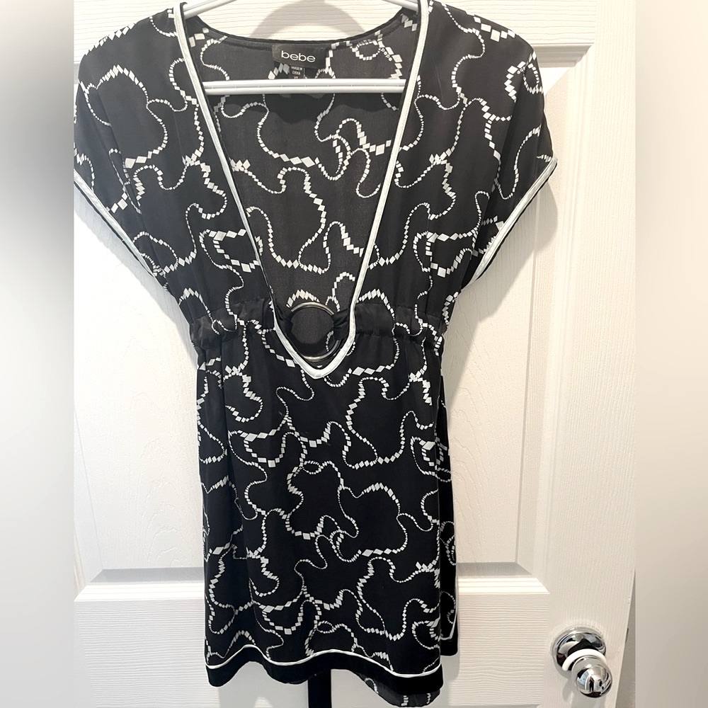 Bebe 100% Silk Tunic Deep V O Ring XS